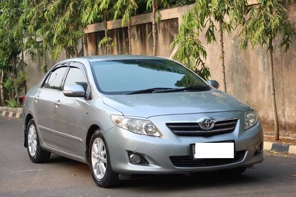 Sedan Mewah Bekas 100 Jutaan
