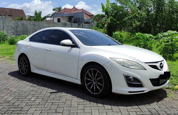 Sedan Mewah Bekas 100 Jutaan