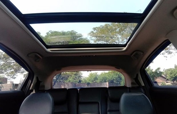 mobil bekas di bawah 200 juta pakai sunroof