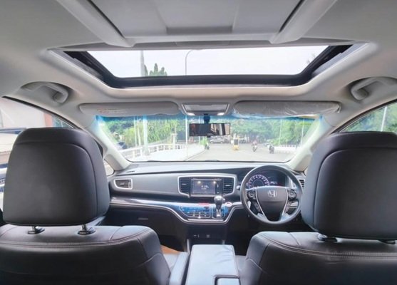 mobil bekas di bawah 200 juta pakai sunroof